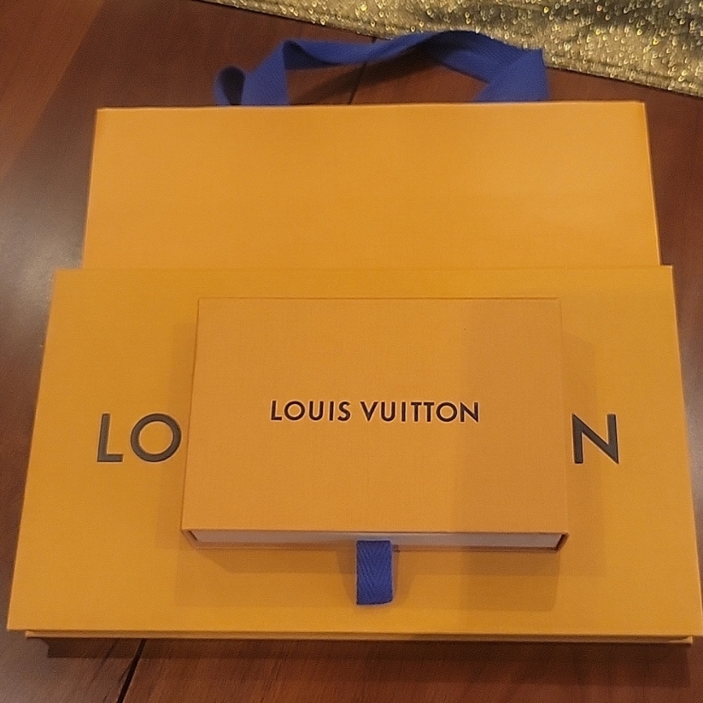 Louis Vuitton gift boxes/shopping bag